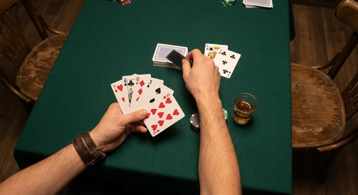 Drawing and discarding in Tonk: taking a card, then throwing one away